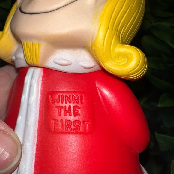 RARE Vintage Winni the First Coin Bank - Picture 4 of 4
